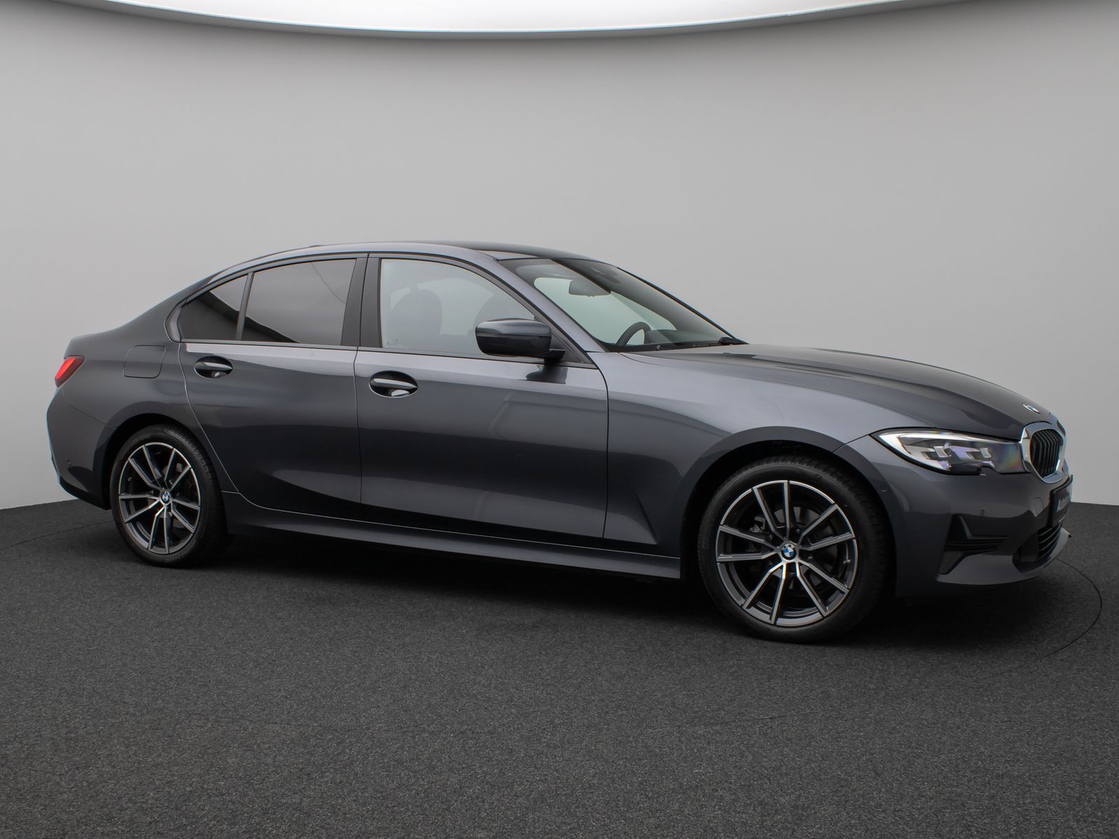 Fahrzeugabbildung BMW 318d Kamera DAB Sport Alarm Geschwindigkeitsreg
