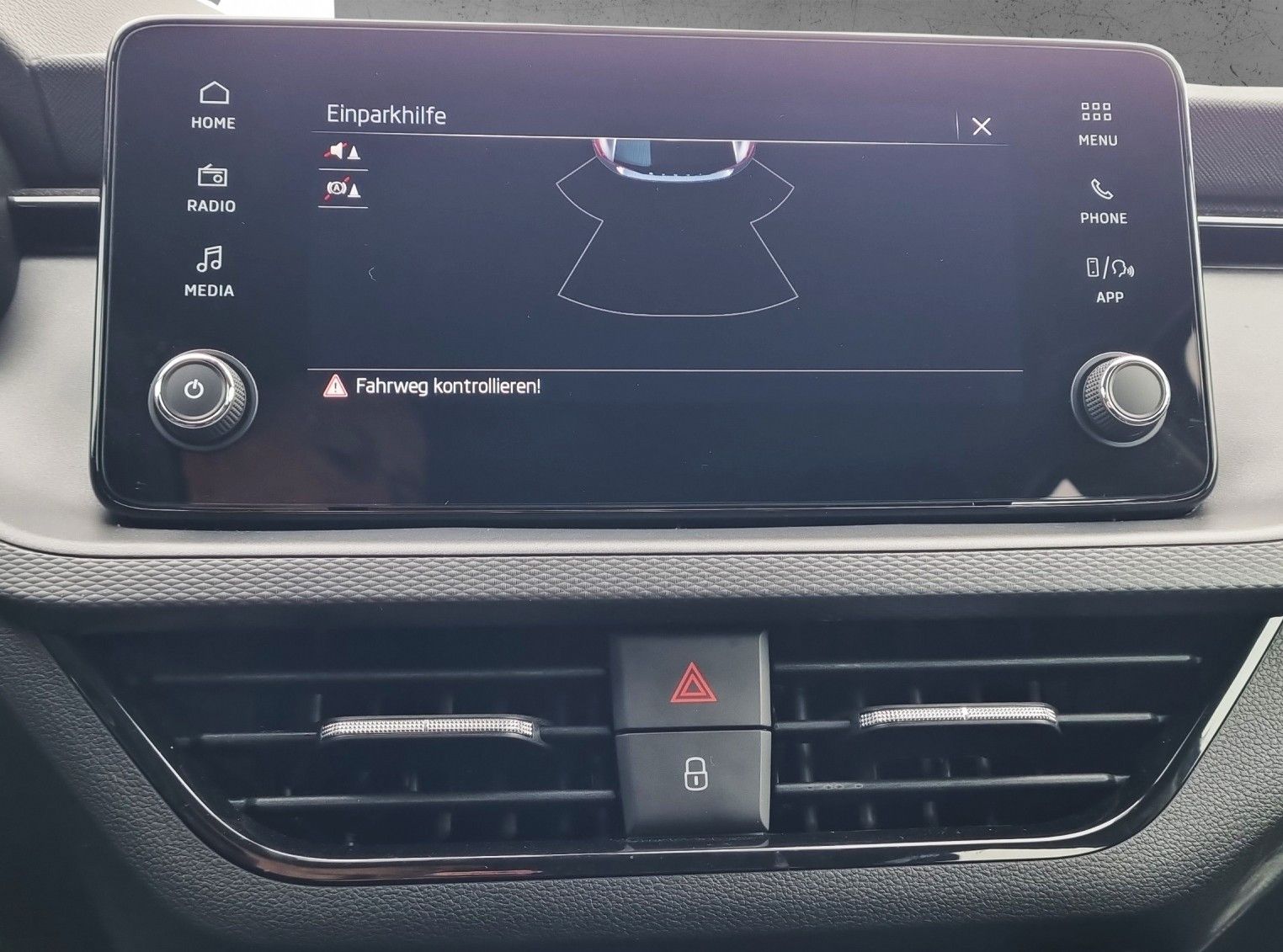 Fahrzeugabbildung SKODA Scala Essence 1,0 TSI DSG GRA PDC