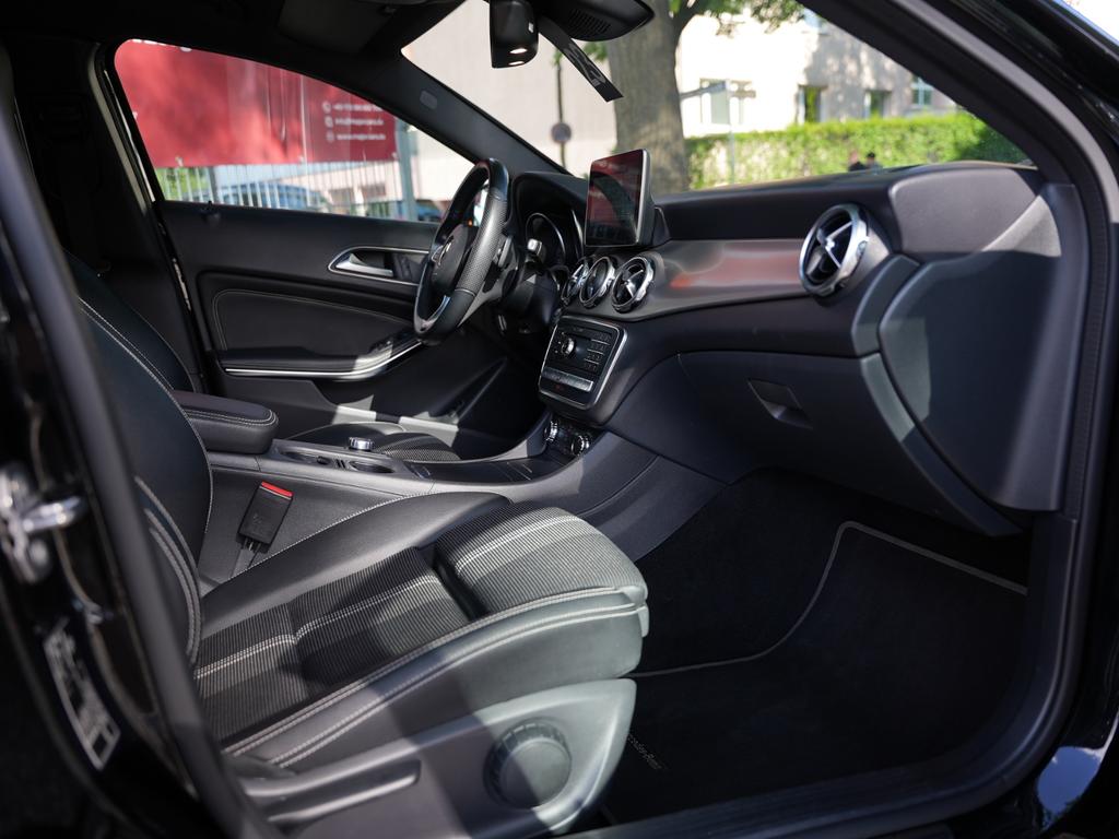 Mercedes-Benz GLA 220