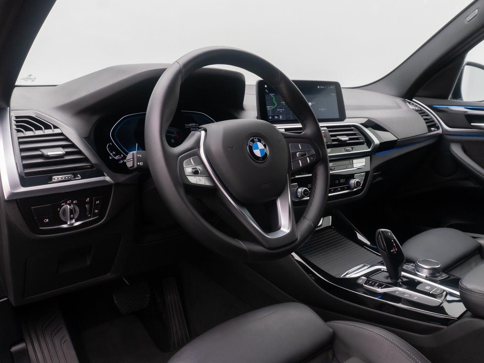 Fahrzeugabbildung BMW X3 xD30e xLine HUD DAB Kamera Alarm HiFi 19Zoll