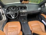 Mercedes-Benz E 400 Autom. - - Mercedes-Benz E 400 mit Benzin-Antrieb