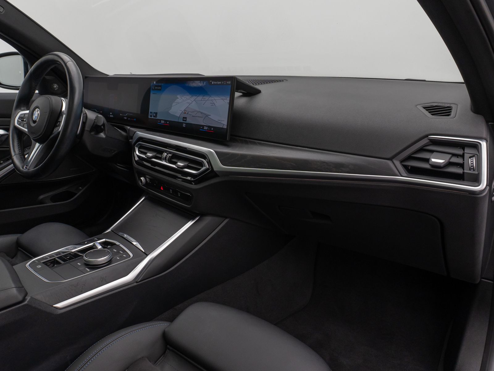 Fahrzeugabbildung BMW 320d M Sport Pro Panorama Kamera HUD DAB H/K 19"