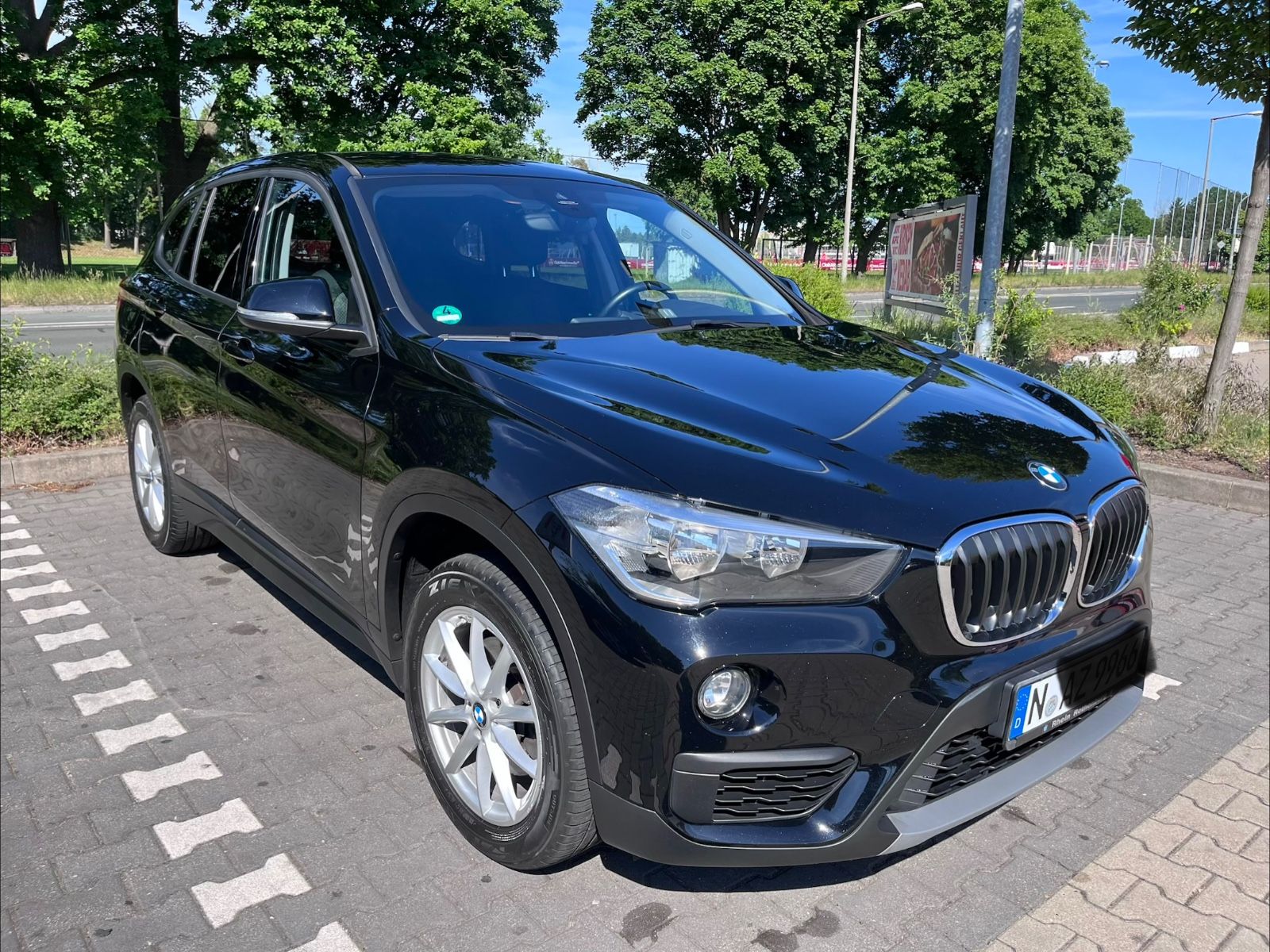 BMW X1 sDrive18d Advantage | Navi | AHK | 17Alu