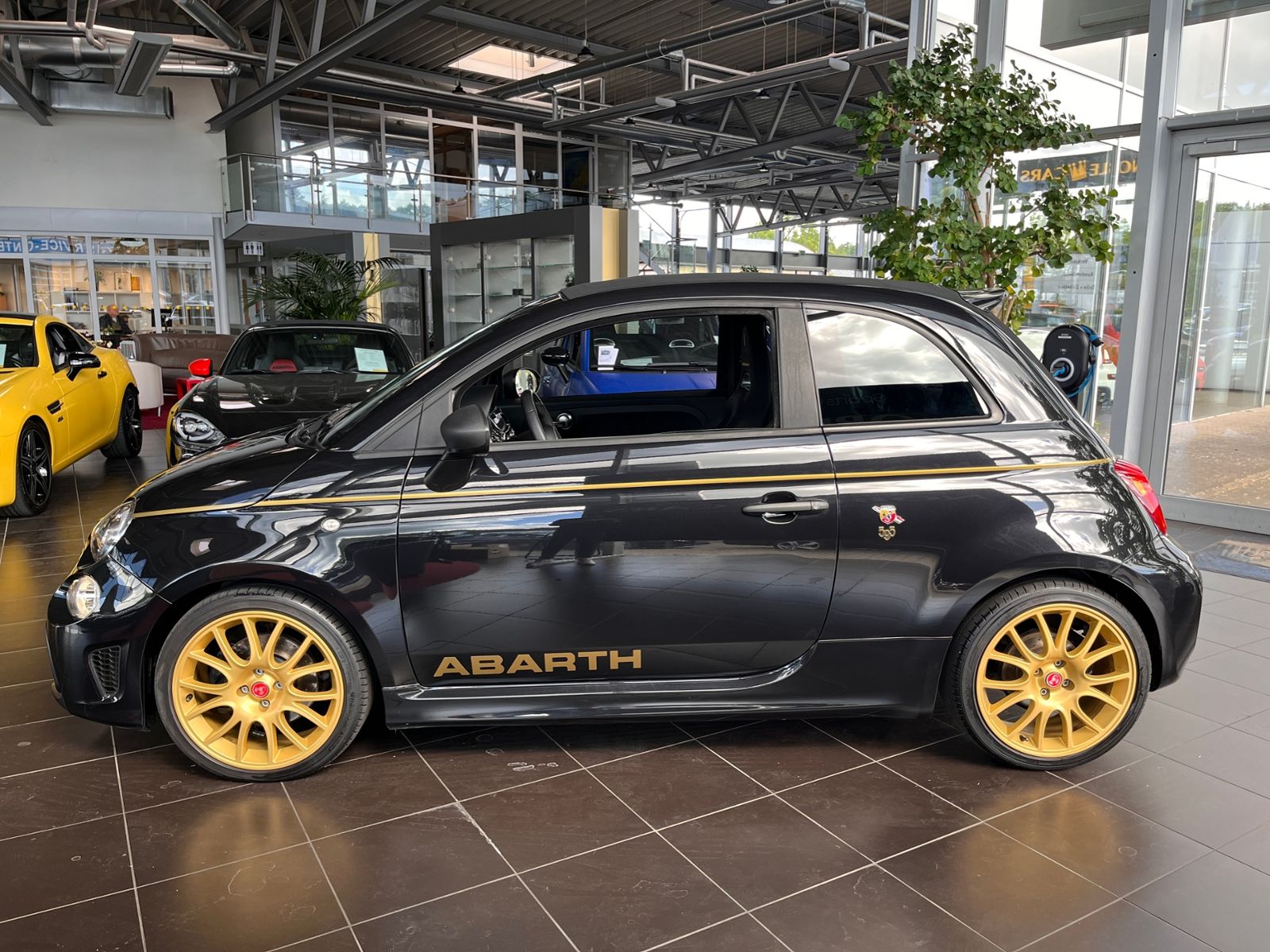 Fahrzeugabbildung Abarth 595C Scorpioneoro BEATS NAVI ALU