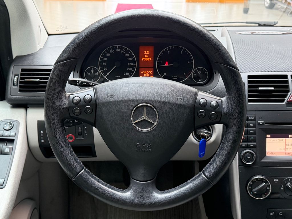 MERCEDES-BENZ A 200 CDI Avantgarde|Automatik|PDC|SHZ|Klima MERCEDES-BENZ A 200 CDI Avantgarde|Automatik|PDC|SHZ|Klima