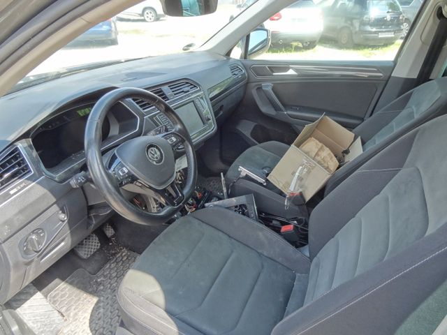 Fahrzeugabbildung Volkswagen Tiguan Highline/4Motion/HUD/AHK/Leder/AHK/