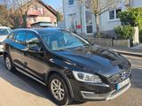 Volvo V60 Cross Country mit Standheizung!