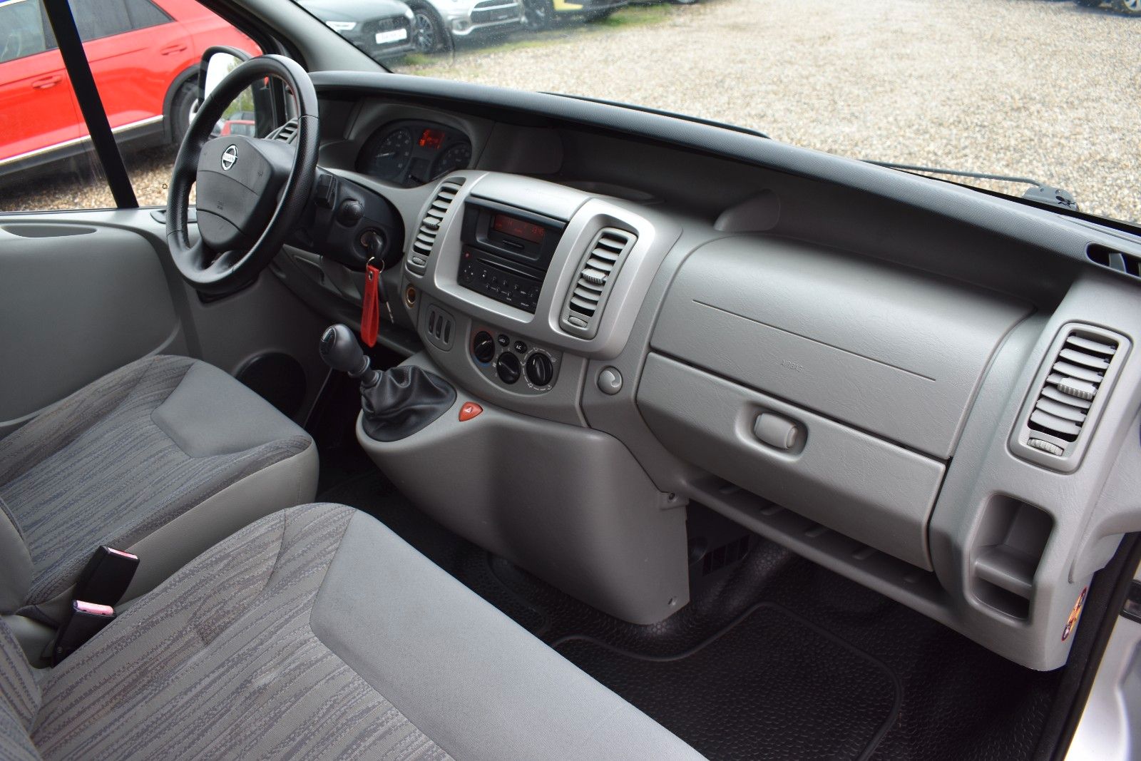 Fahrzeugabbildung Nissan Primastar Kombi L1H1 2.7t 9.Sitzer AHK Klima