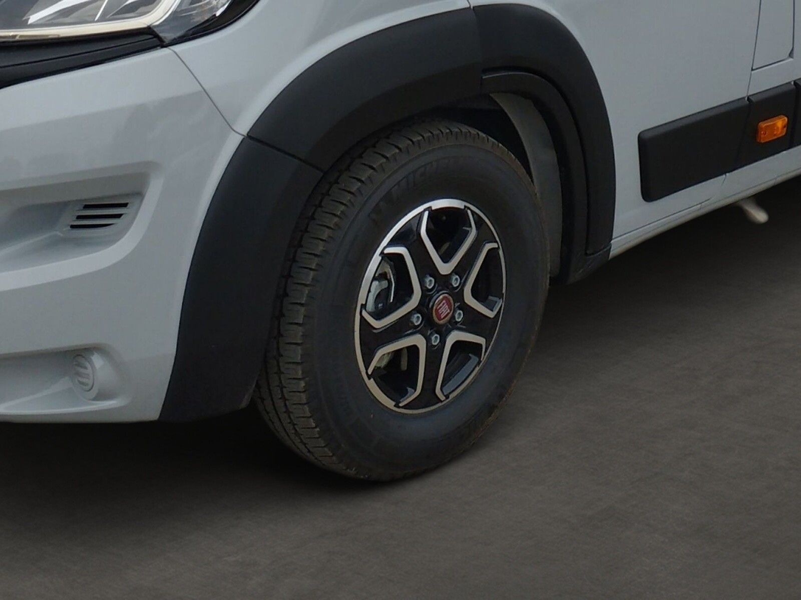 Fahrzeugabbildung Eura Mobil Van V 635 EB Automatik, Markise, Mondial Plus