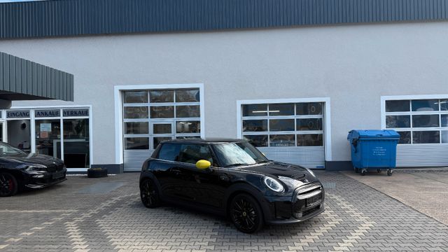 MINI COOPER SE Pano Kam Head Up Leder H&amp;K