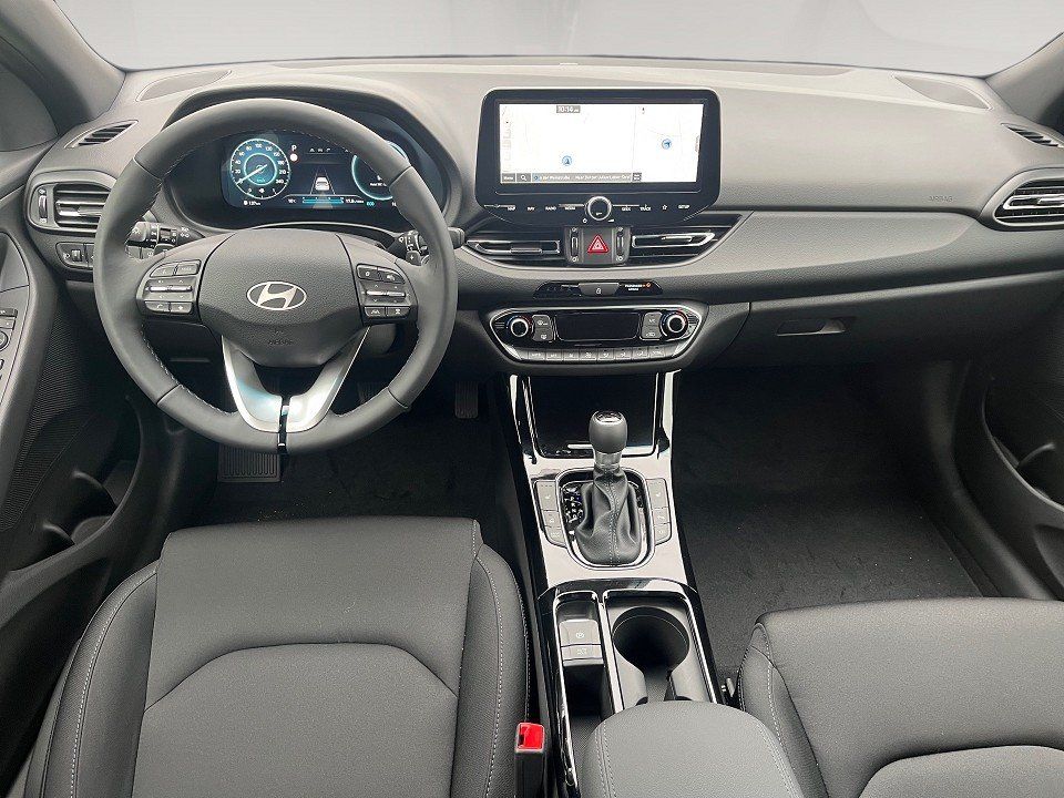 Fahrzeugabbildung Hyundai i30 1.5T 140PS DCT ADVANTAGE Plus Pano