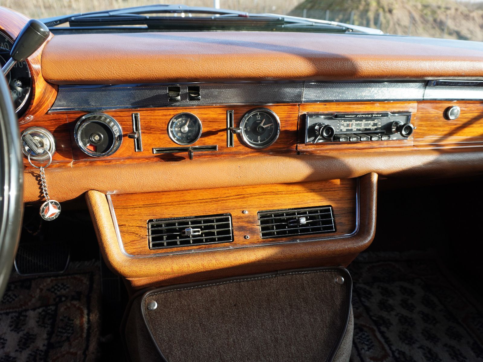 Fahrzeugabbildung Mercedes-Benz 600