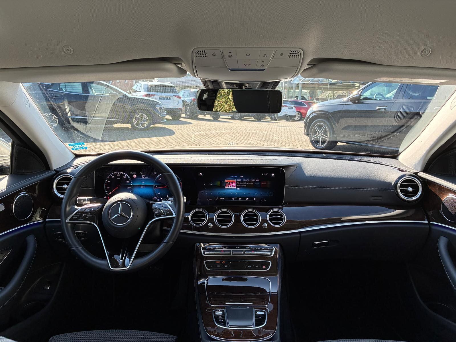 Mercedes-Benz E 220d Exclusive MBUX/Widescreen/LED/RFK/Ambient foto 11