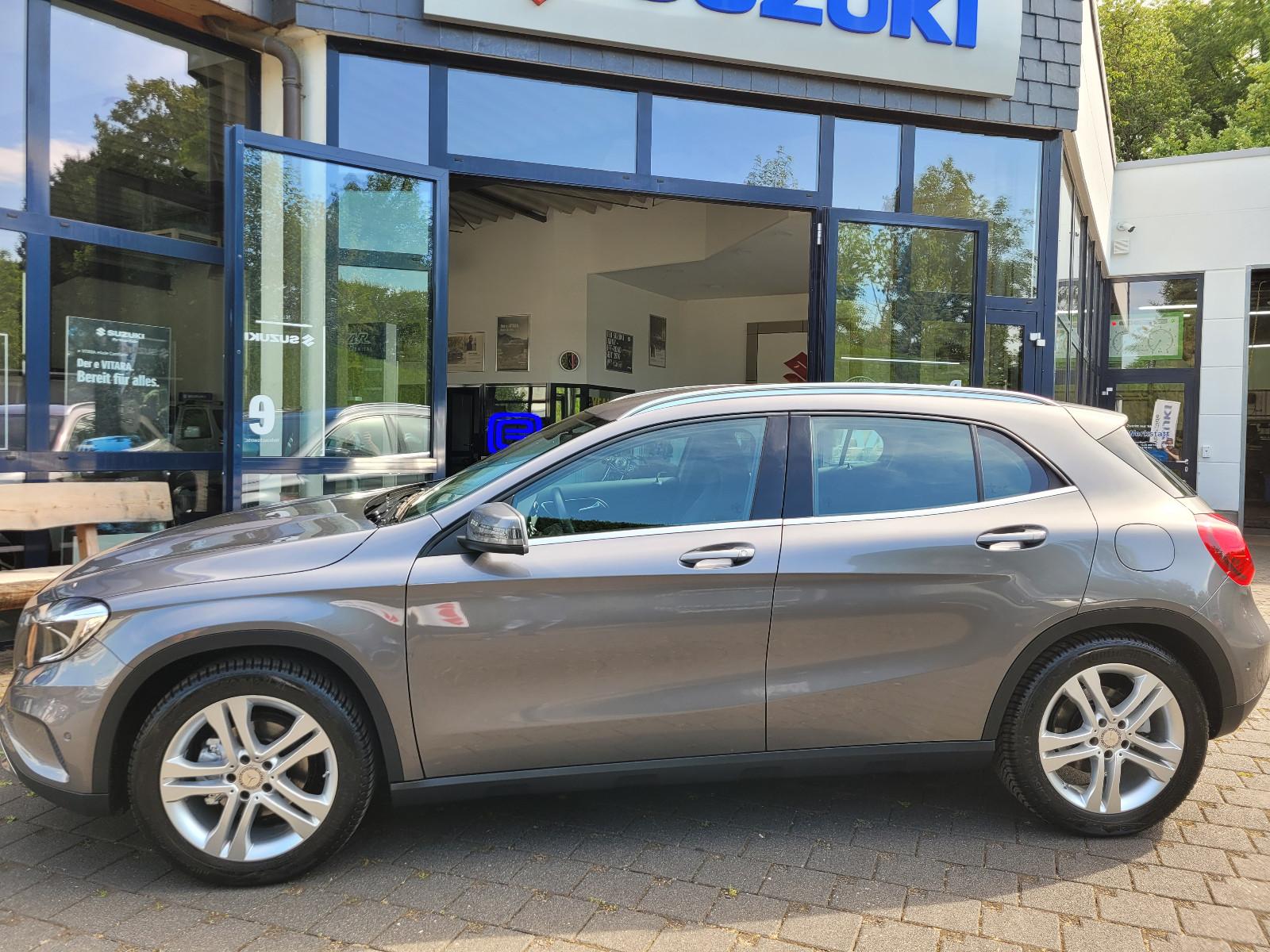 Mercedes-Benz GLA 200*URBAN*1. Hand*28.000 km!!