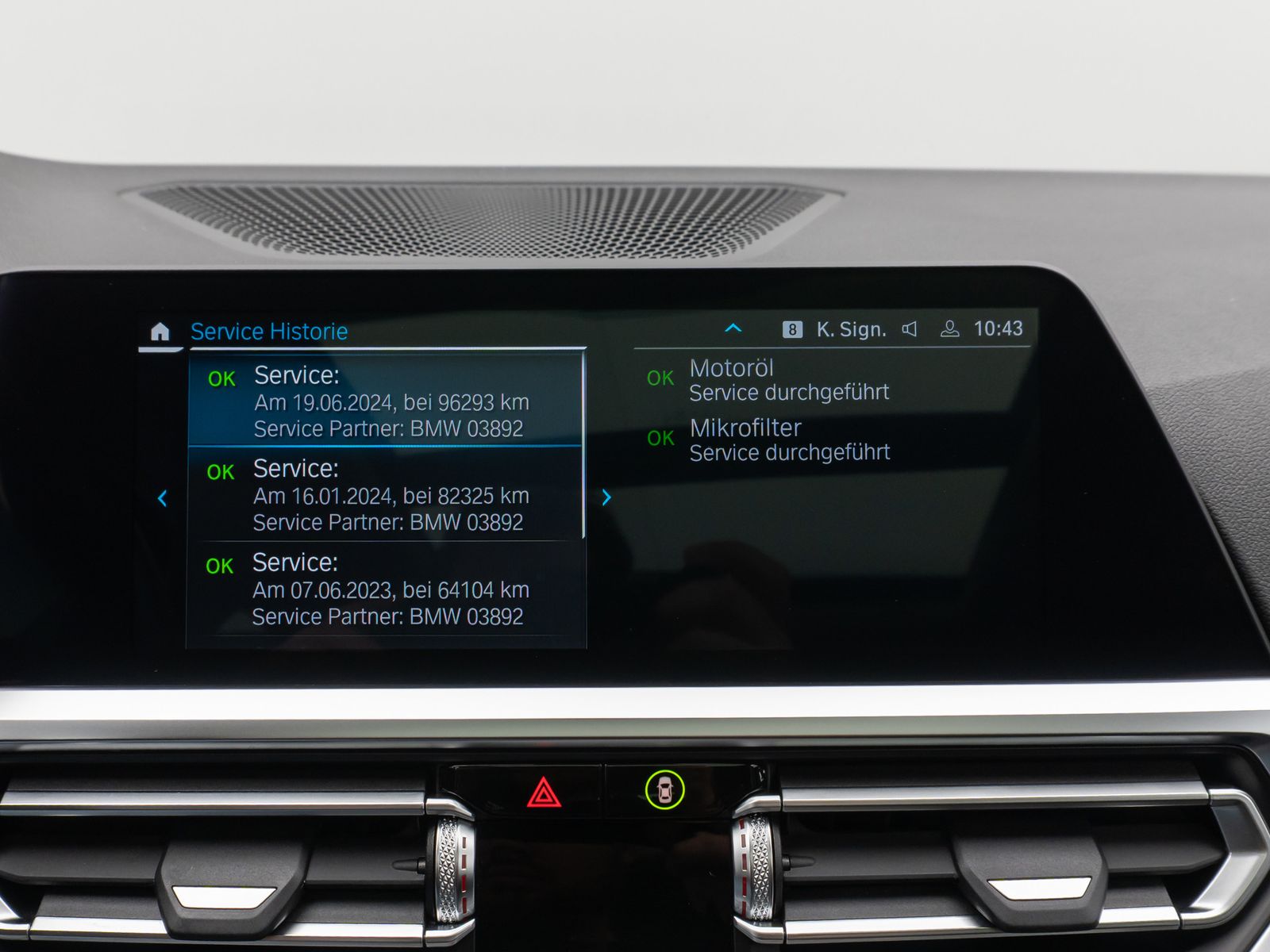 Fahrzeugabbildung BMW 330e Panorama Laser HUD DAB H/K Komfort Alarm