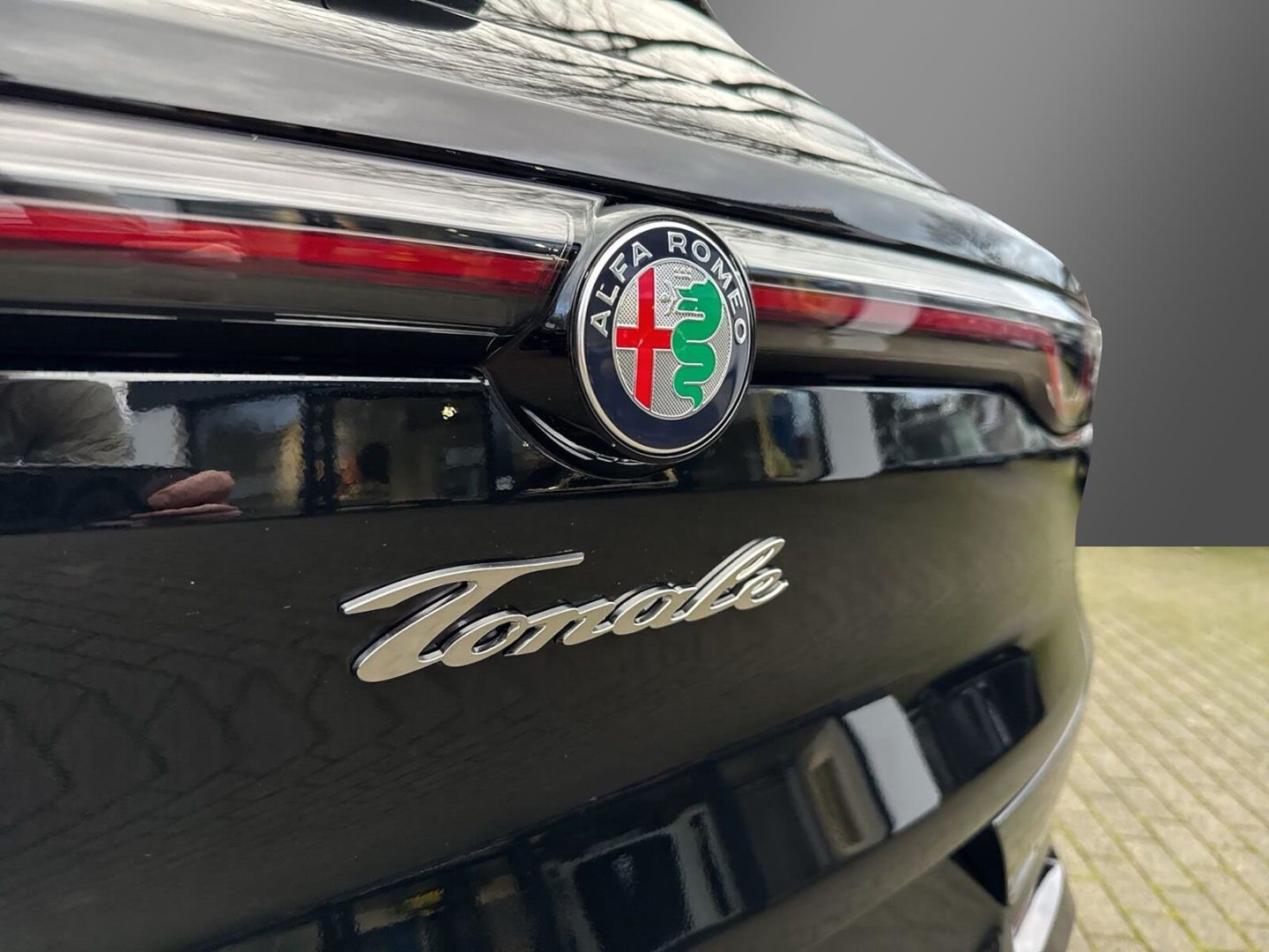 Fahrzeugabbildung Alfa Romeo Tonale Veloce 1.5 Mild Hybrid EU6e Panoramadach