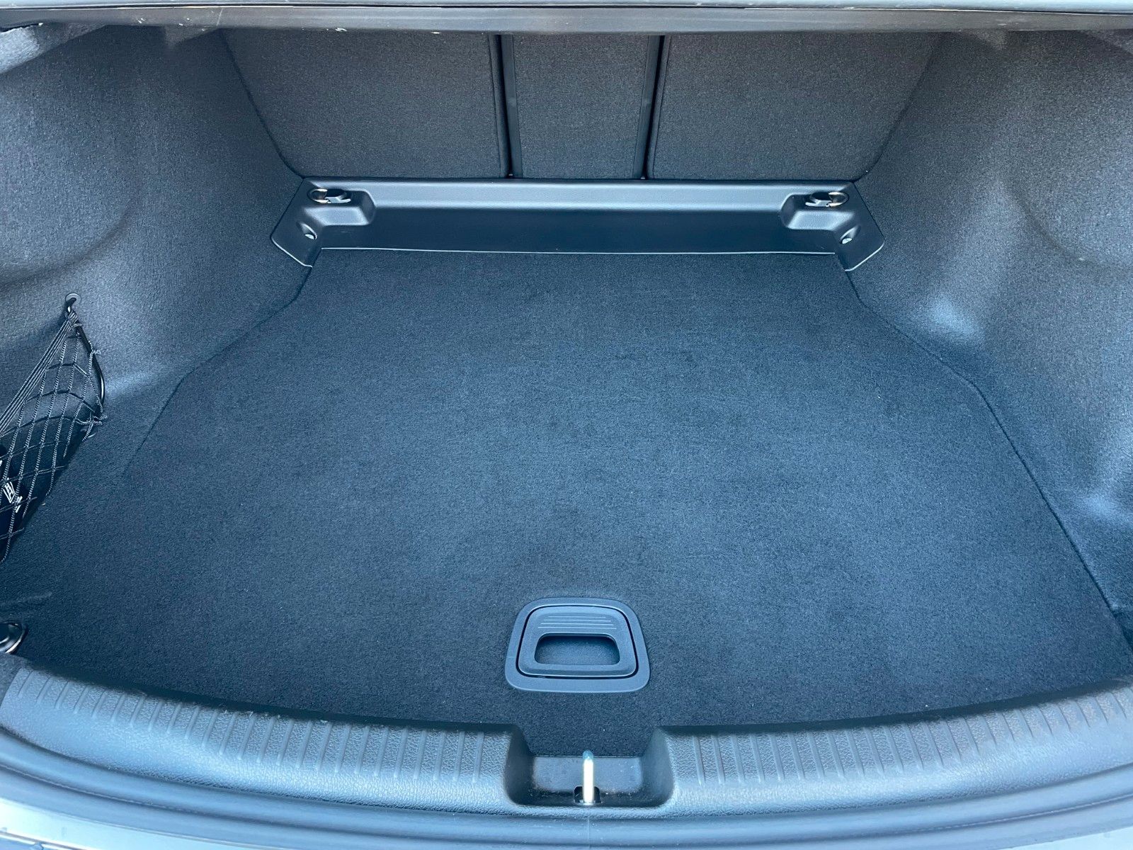 Fahrzeugabbildung Mercedes-Benz C 200 4M AMG Pano+AHK+360°+Digital+Ambiente