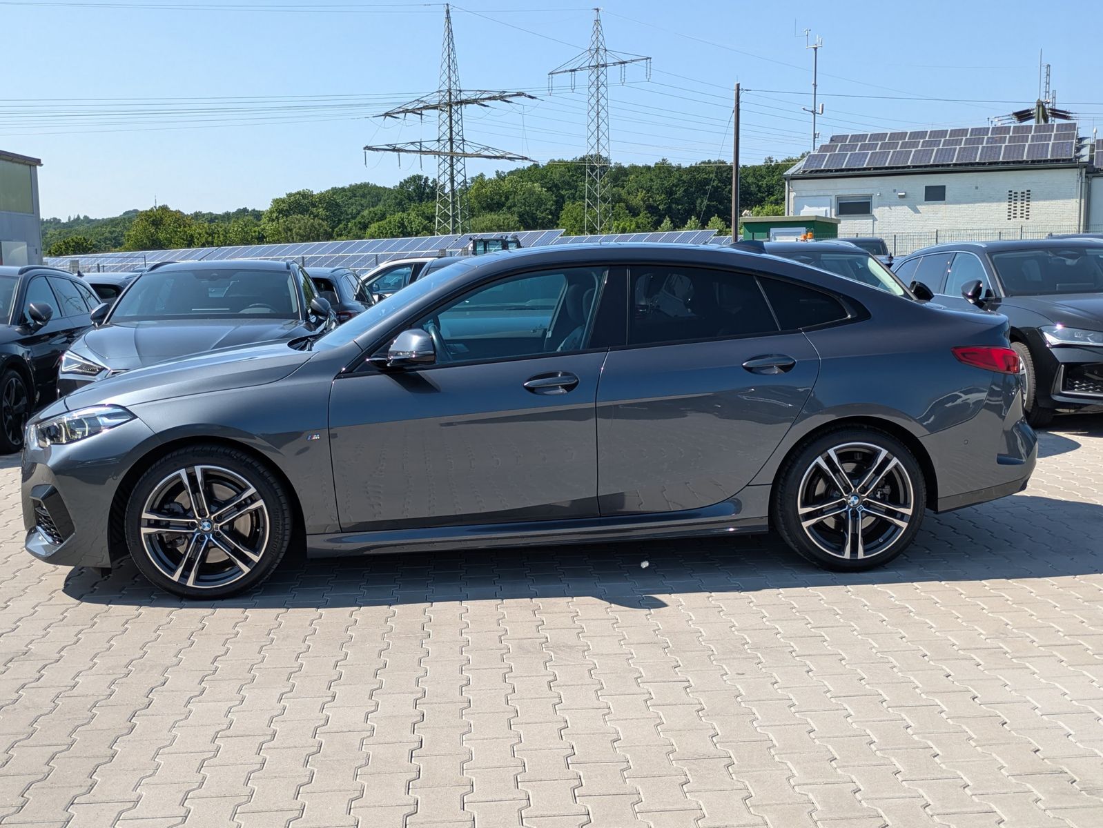Fahrzeugabbildung BMW 220 d M Sport PANO*LED*H&K*TEMP*KAMERA*SHADOW