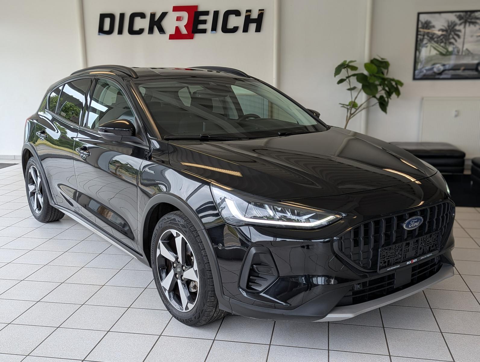 Ford Focus Aut. Active LED Kamera ACC Lenkrd-Heiz 17"
