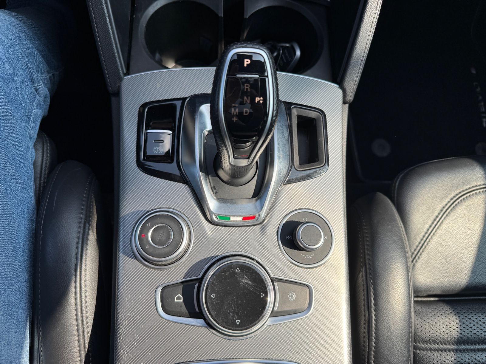 Fahrzeugabbildung Alfa Romeo Stelvio Veloce Q4 Panorama+Leder+LED+Navi+Kamera