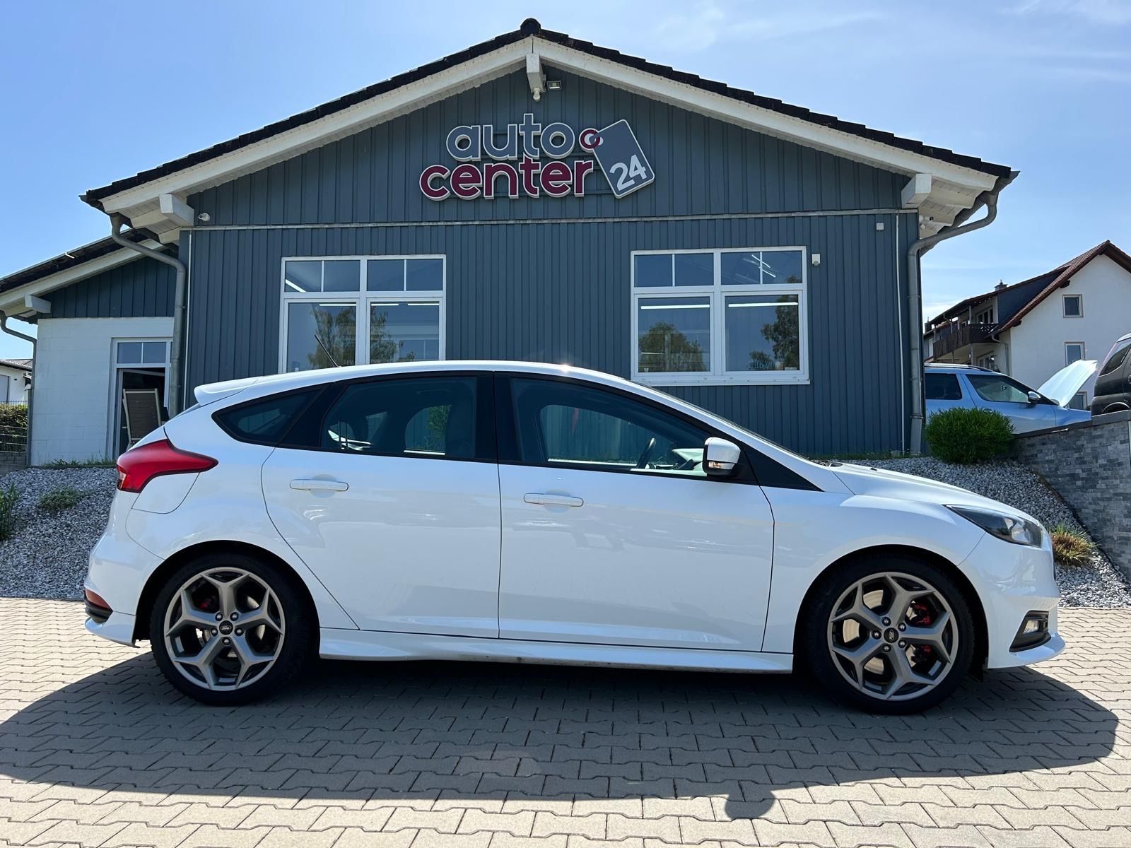 Fahrzeugabbildung Ford Focus Lim. ST°250 PS°Leder Sport Paket°Tüv NEU°