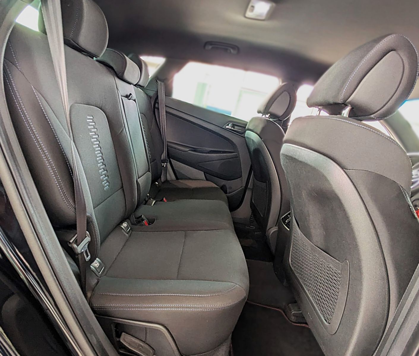 Fahrzeugabbildung Hyundai TUCSON 1.6i DTC PASSION SITZHZ ANDROID NAVI CAM