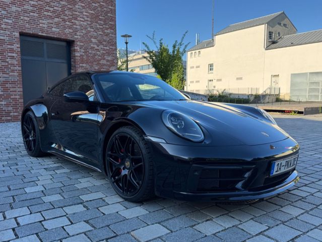 PORSCHE 992