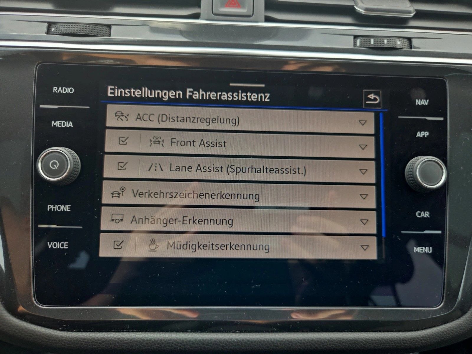 Fahrzeugabbildung Volkswagen Tiguan Allspace TSI Life DSG LED Navi ACC AHK Pa