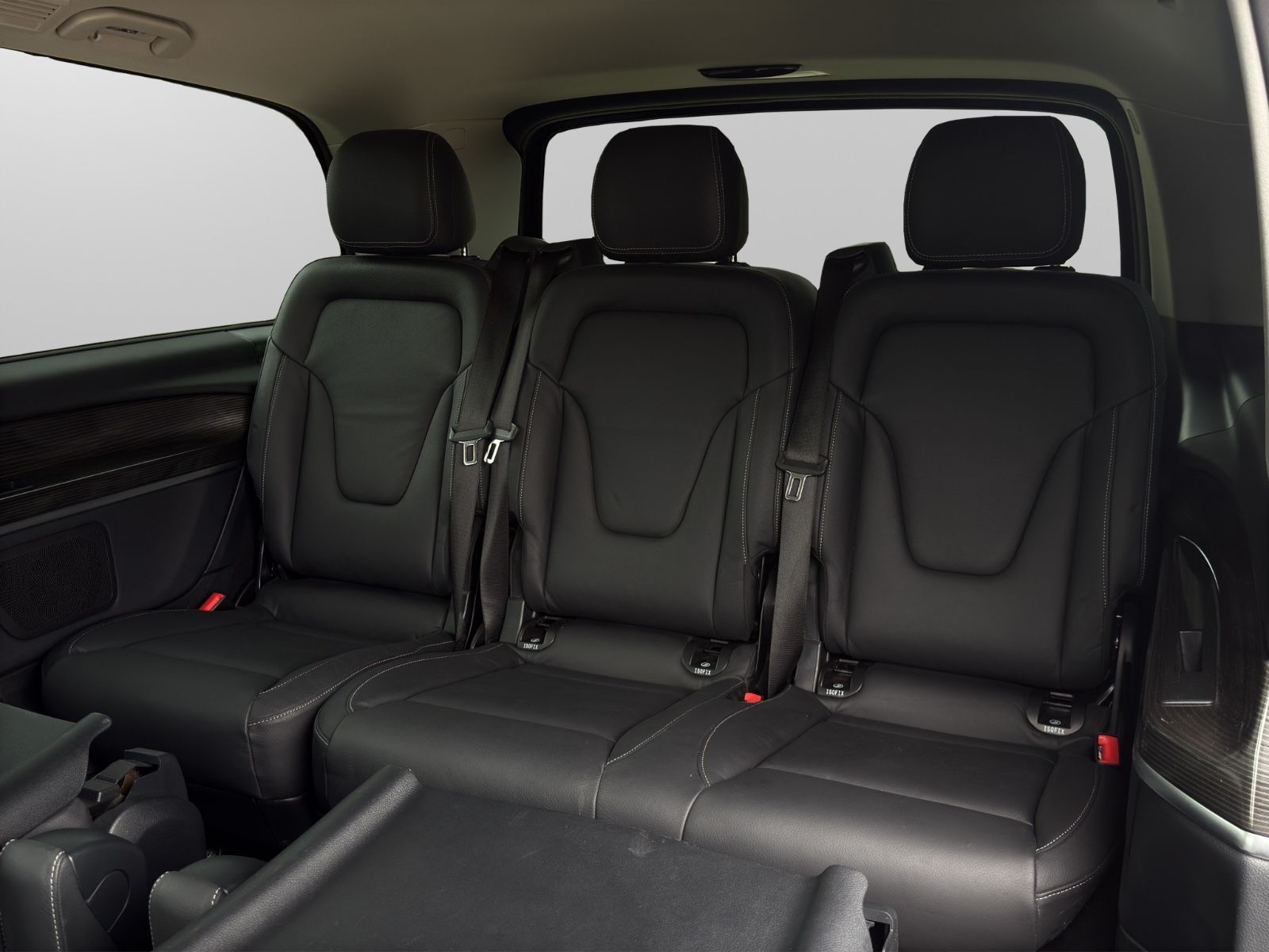 Daumennagel 13 - Mercedes-Benz V 300 d lang 4M. Avantgarde *360°CAM*AHK*DISTRON