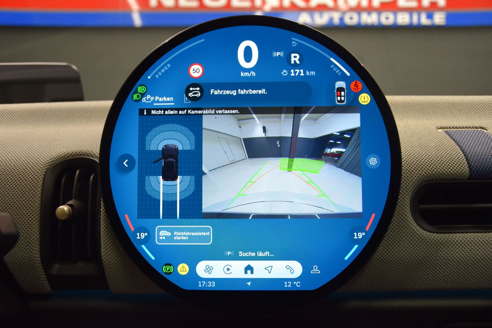 Fahrzeugabbildung MINI Cooper S Favoured Trim M Pano HuD Leder 18 Zoll