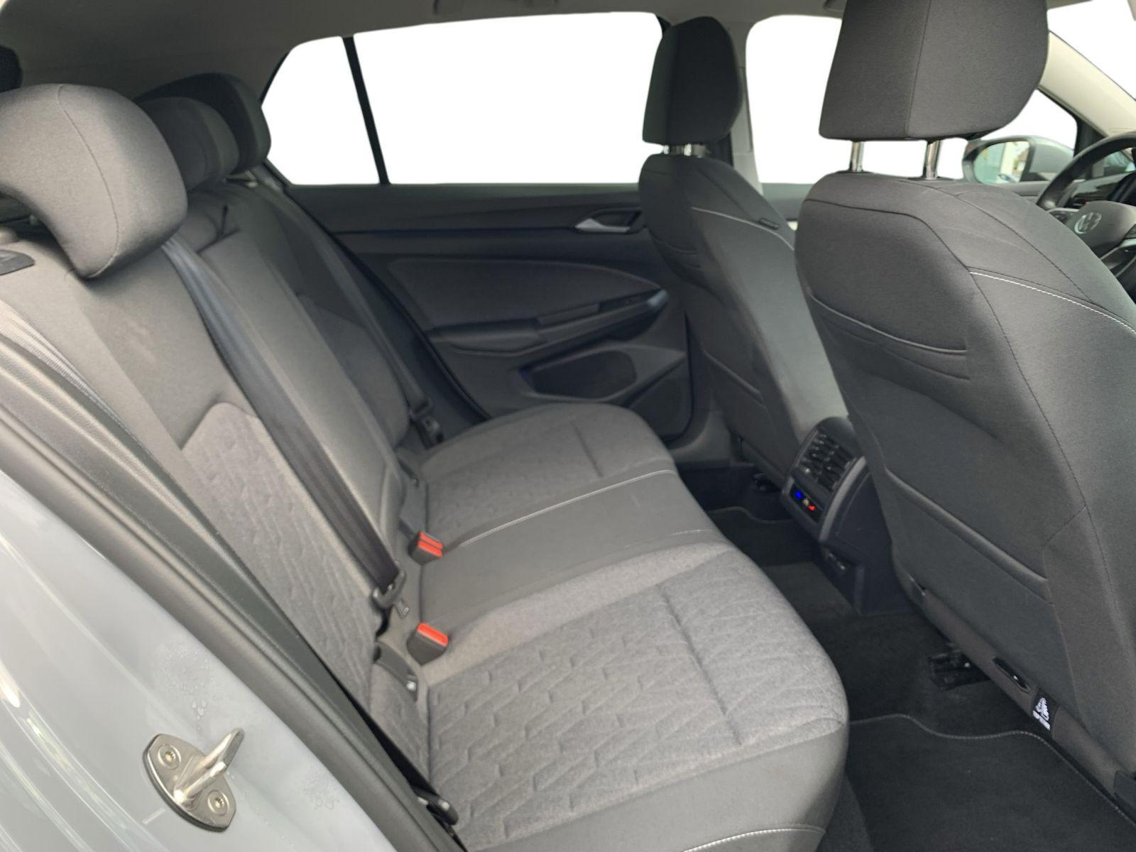 Volkswagen Golf VIII MOVE 1.0 TSI +LED+APP+DCP+KAMERA+NAVI+, миниатюра 10