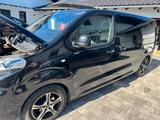 Peugeot Traveller 180  EAT8 Business L2 Voll, Standh. - gebrauchte Peugeot Traveller aus dem Jahr 2019