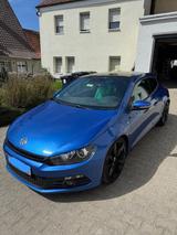 Volkswagen Scirocco 2.0 TSI - - blaue Volkswagen Scirocco