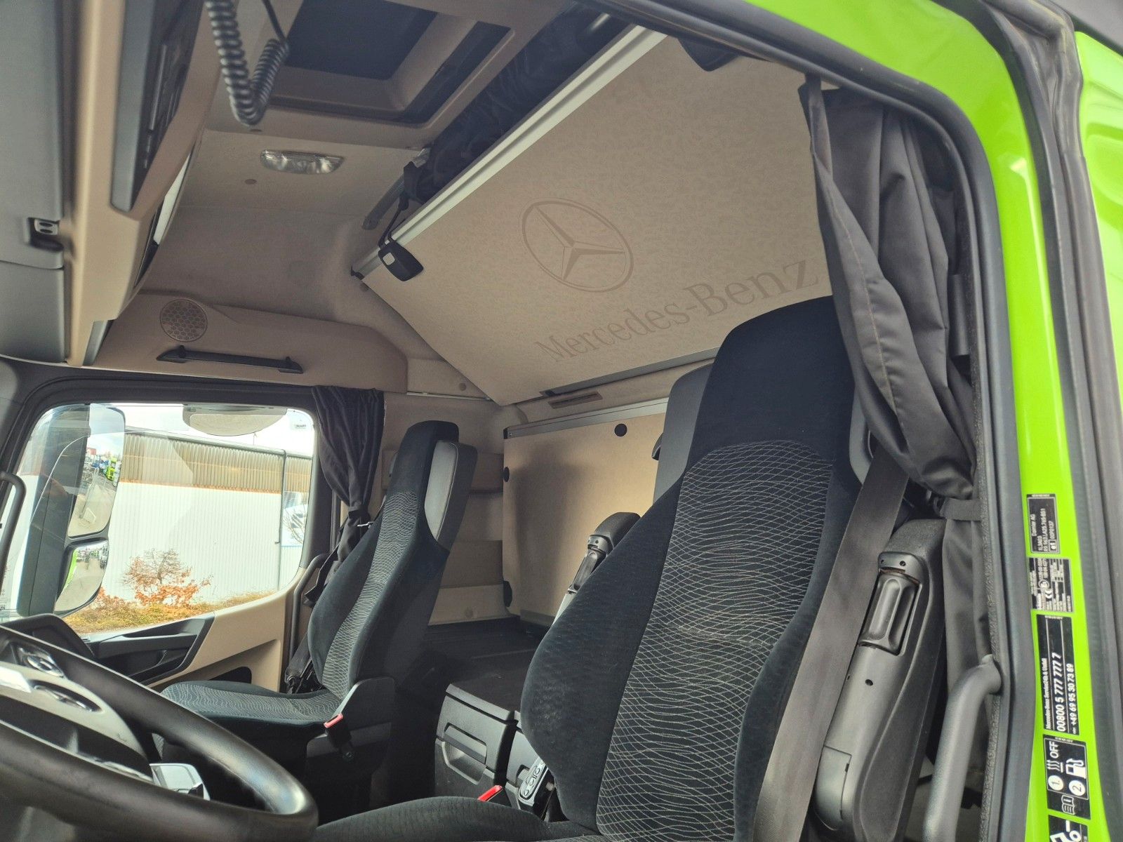 Fahrzeugabbildung Mercedes-Benz Arocs 2548 L 6x2/4 HAD Palfinger T20A AHK