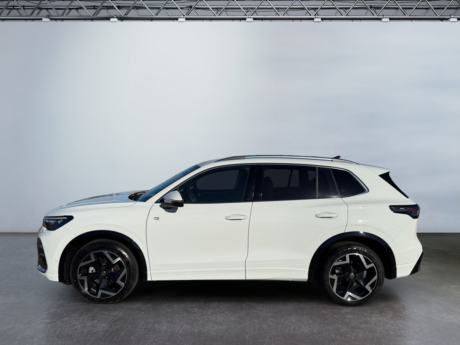 Volkswagen Tiguan R-Line 1.5 eTSI DSG 360°Kamera ACC MATRIX foto 3