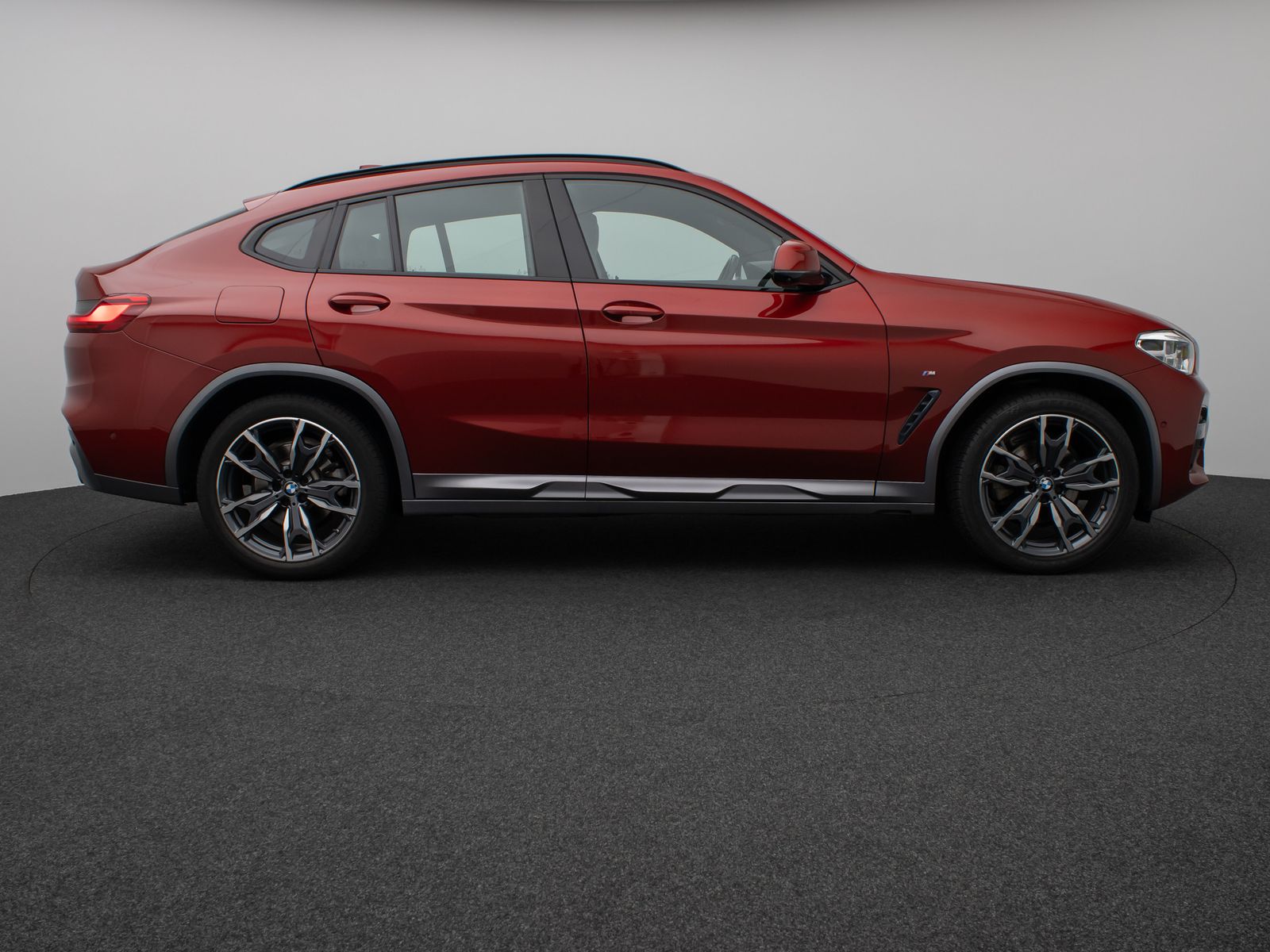 Fahrzeugabbildung BMW X4 xD20d M Sport X Panorama HUD HiFi Komfort 20"