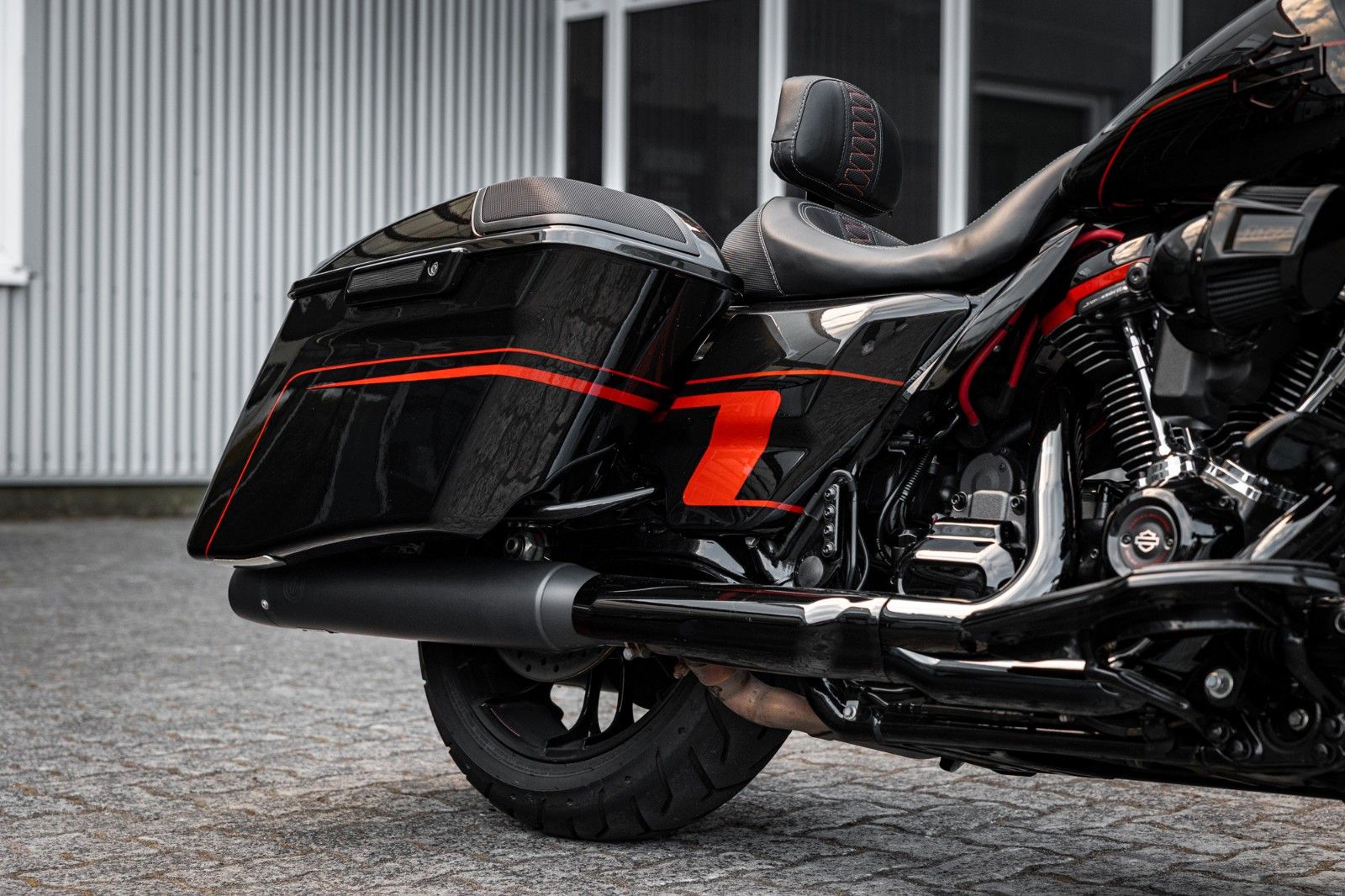 Fahrzeugabbildung Harley-Davidson CVO ROAD GLIDE 117 FLTRXSE - Kesstech -