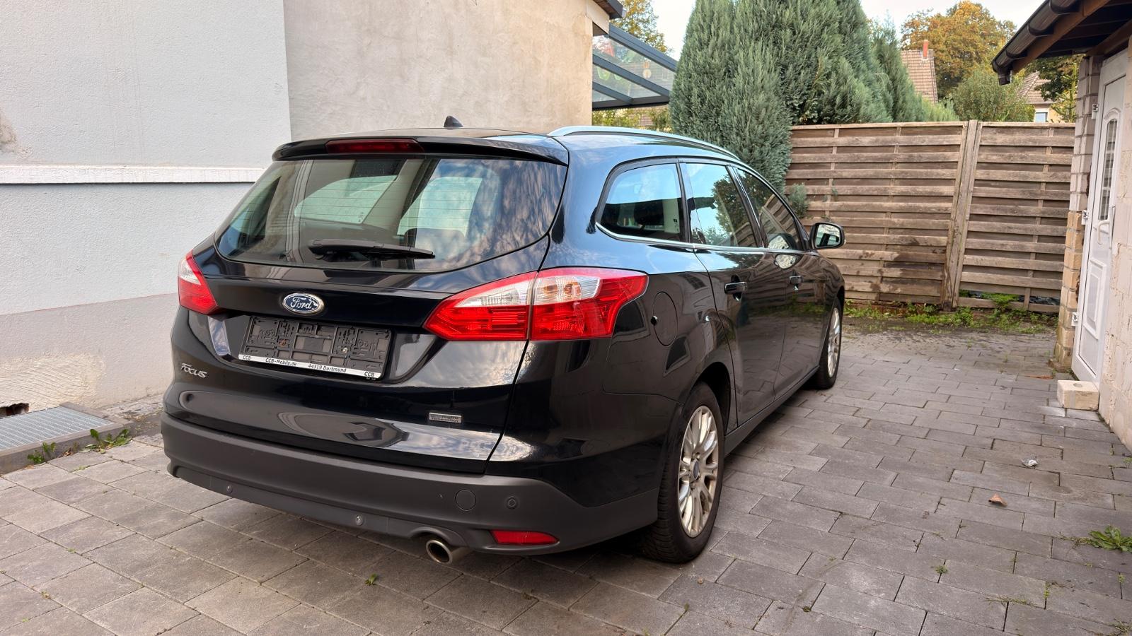 Ford Focus 2012 — салон