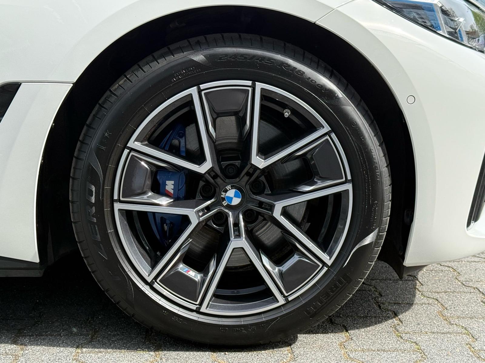 BMW i4 xDrive40 M Sportpaket //Stop&Go HiFi HUD