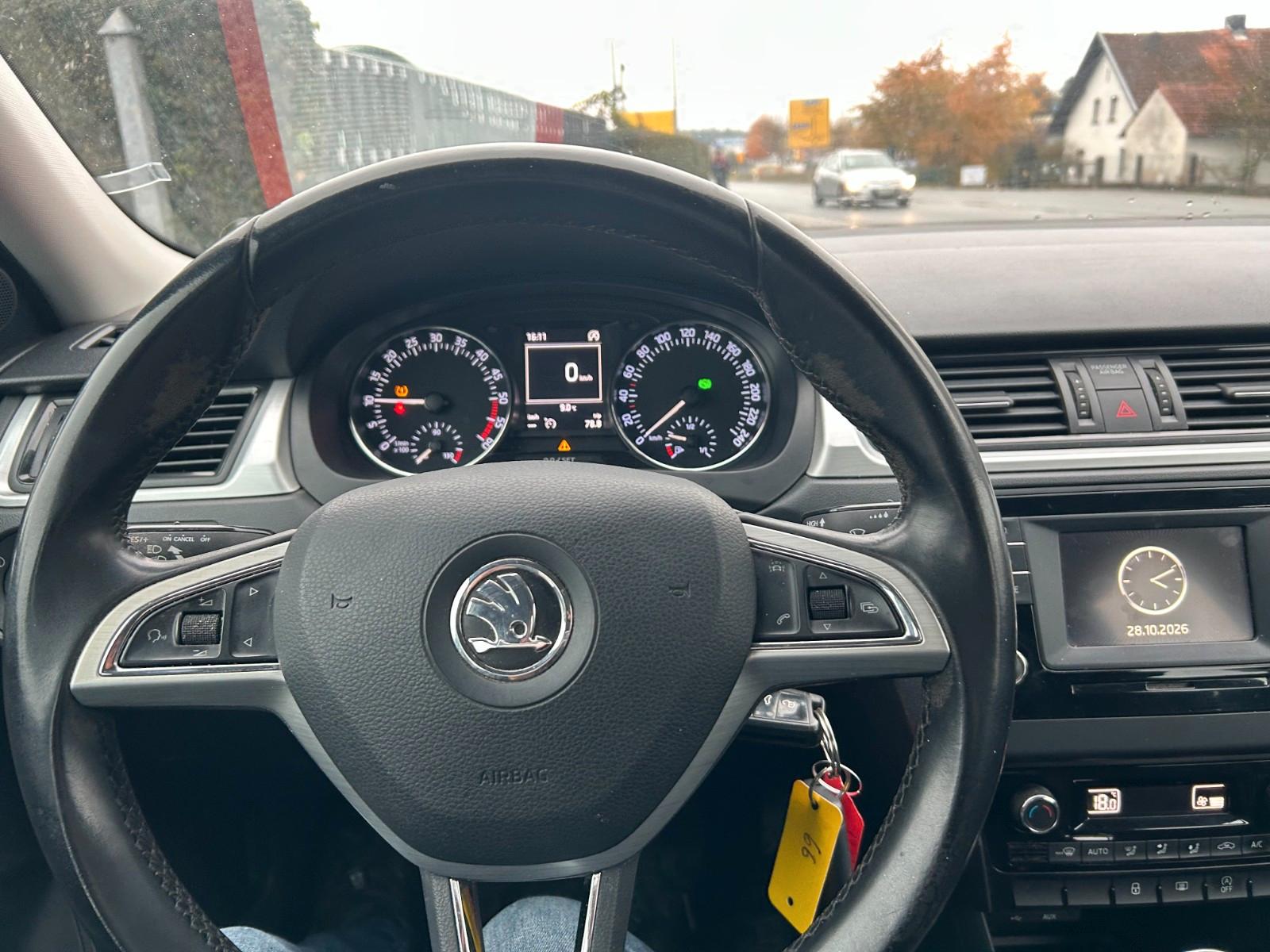 Skoda Rapid 2015 — photo 9