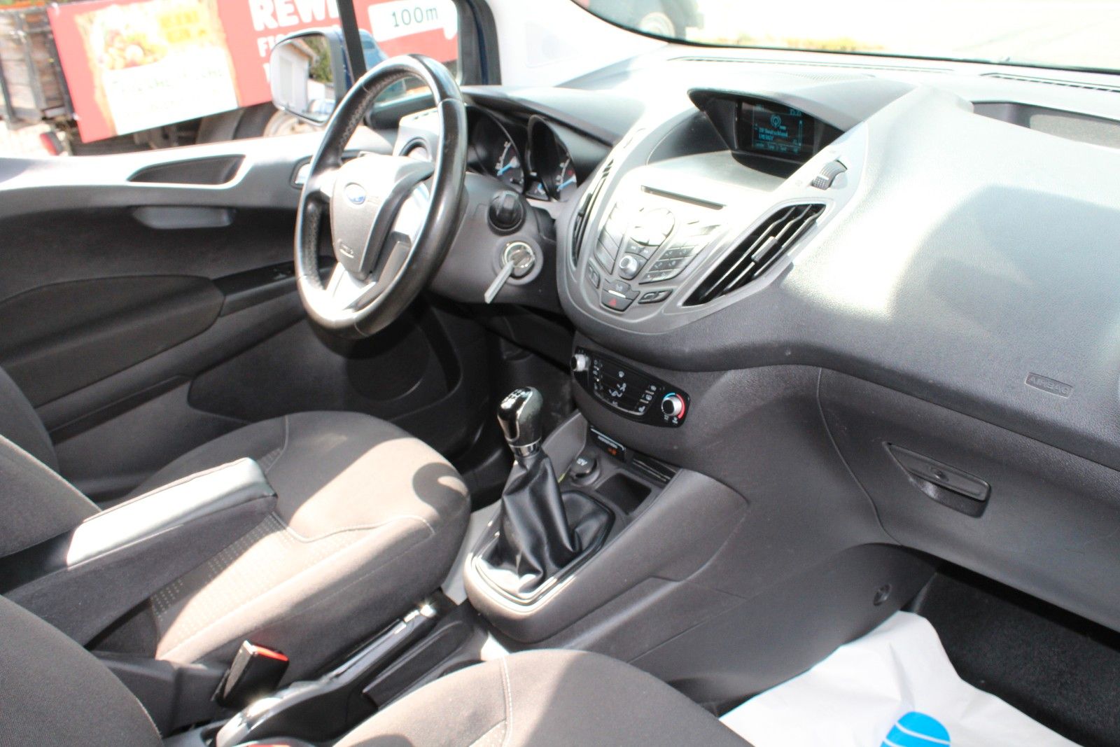 Tourneo Courier 1,0L Ecobooster, Wenig Km!!
