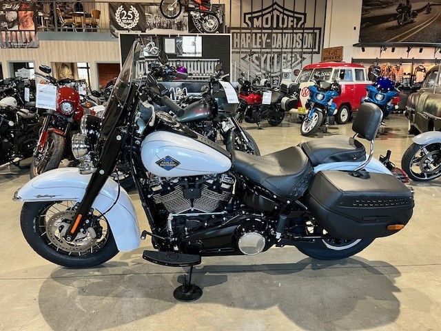 Fahrzeugabbildung Harley-Davidson FLHC Heritage Classic 117 MY 25