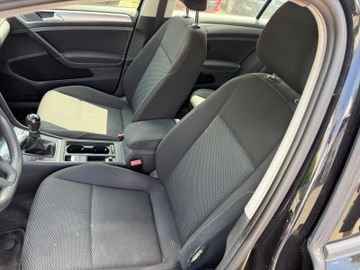 Volkswagen Golf - 10