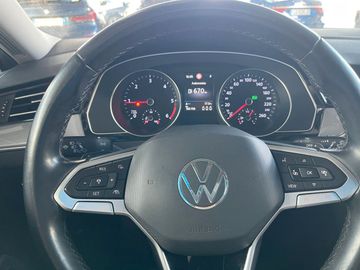 Volkswagen Passat - 9