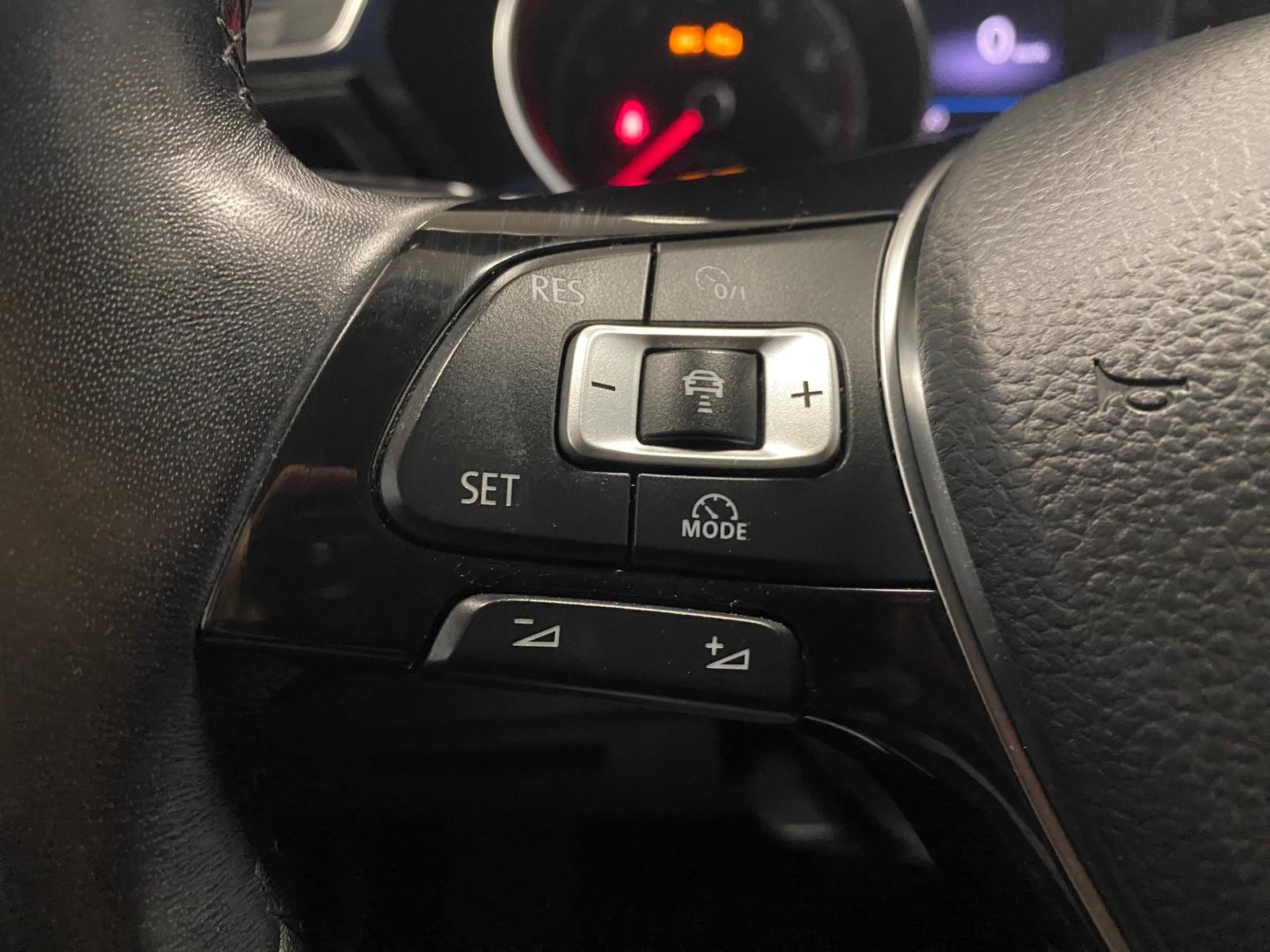 Fahrzeugabbildung Volkswagen Touran 1.4 16V TSI Highline BMT+TOTWINKEL+ACC+++
