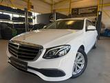 Mercedes-Benz E 250 E T-Modell E 250*CarPlay*Navi Groß*TOP* - Mercedes-Benz E 250: Kombi