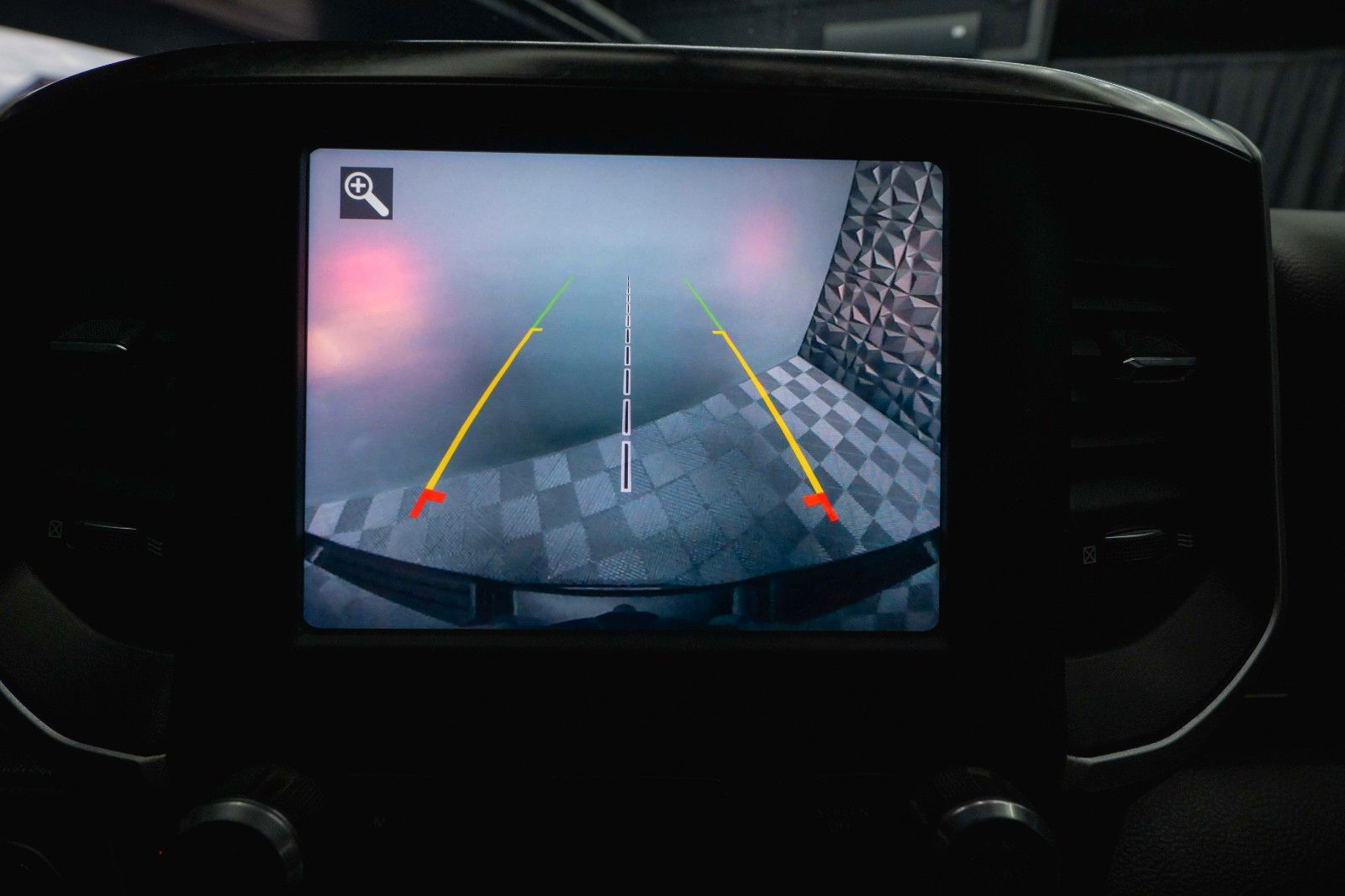 Fahrzeugabbildung Dodge RAM 5.7 V8 HEMI 4x4 OFFROAD BLACK EDITION 19%