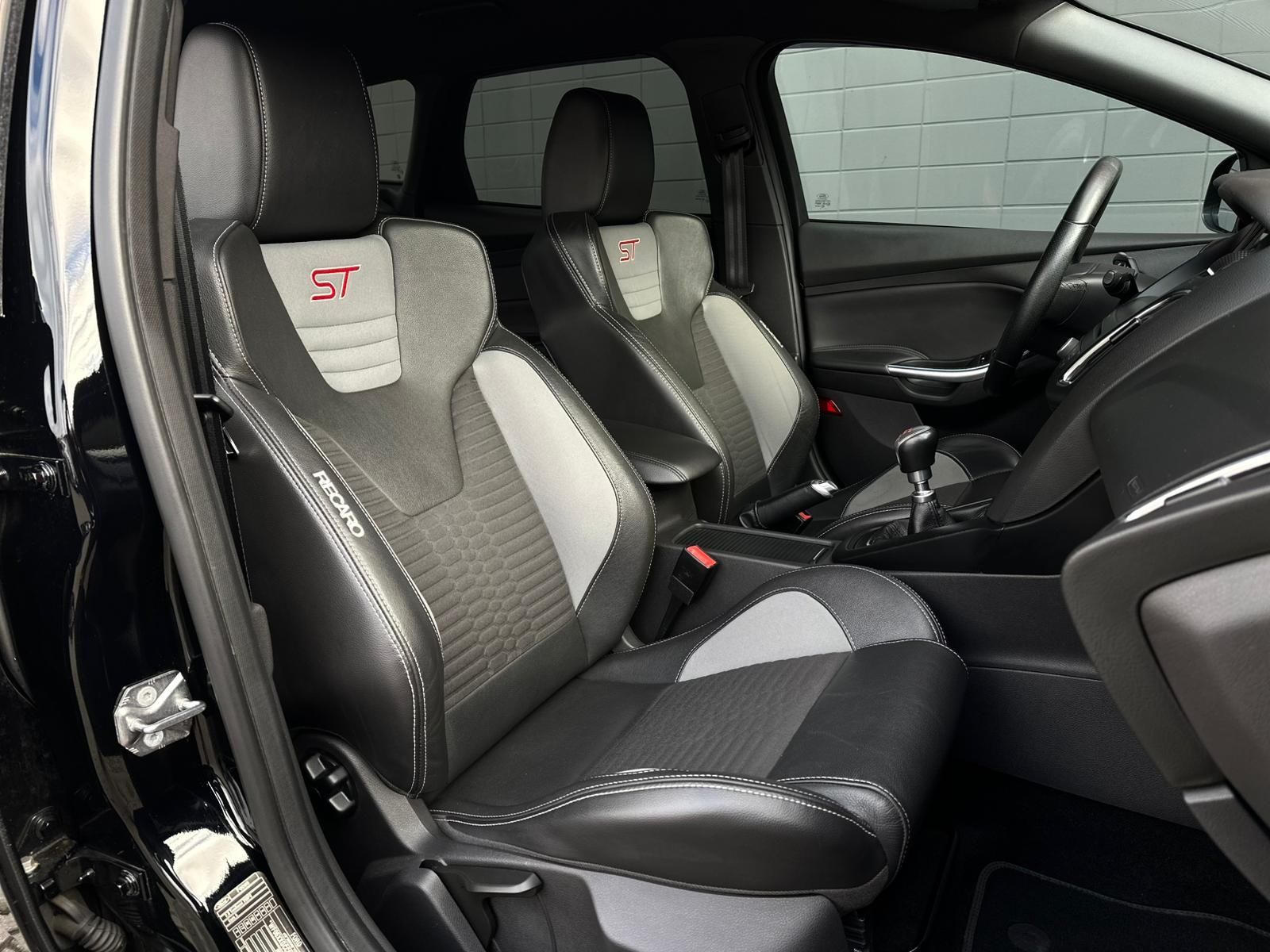 FORD Focus 2.0EB ST* BIXEN#SHZ#FH#NAVI#TEMPO#CAM#SONY - Image 16