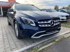 Fahrzeugabbildung Mercedes-Benz GLA 200d*Comand*Tempomat*Bi-Xenon*