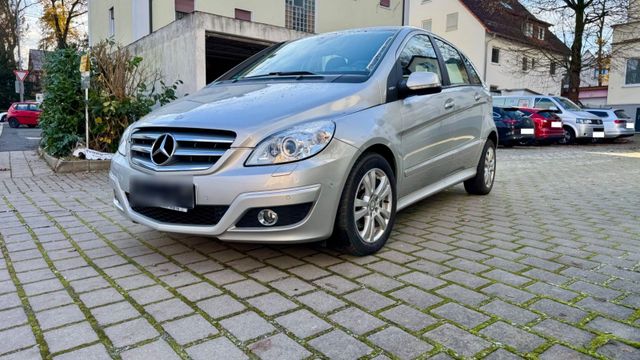 Mercedes-Benz Mercedes Benz B180 Navi Bi-Xenon Klima PDC...